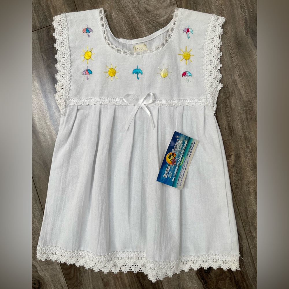Never worn size 2T embroidered Mexican Girls Dress. Super cute for summer!